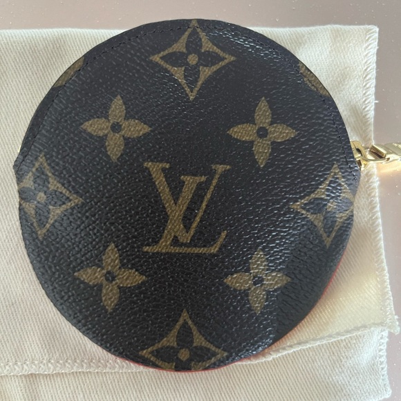 Louis Vuitton Limited Edition 2020 Christmas Animation Round Coin Purse - Picture 6 of 7